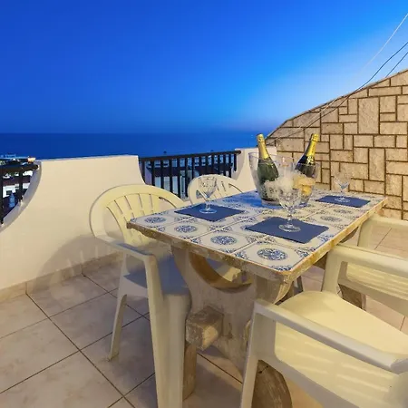 Appartement Oceanview A By Sequeira
